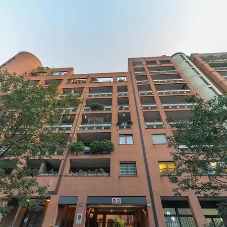 Modern Oasis Opposite Bosco Verticale * Mediolan