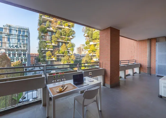 Modern Oasis Opposite Bosco Verticale Apartment *